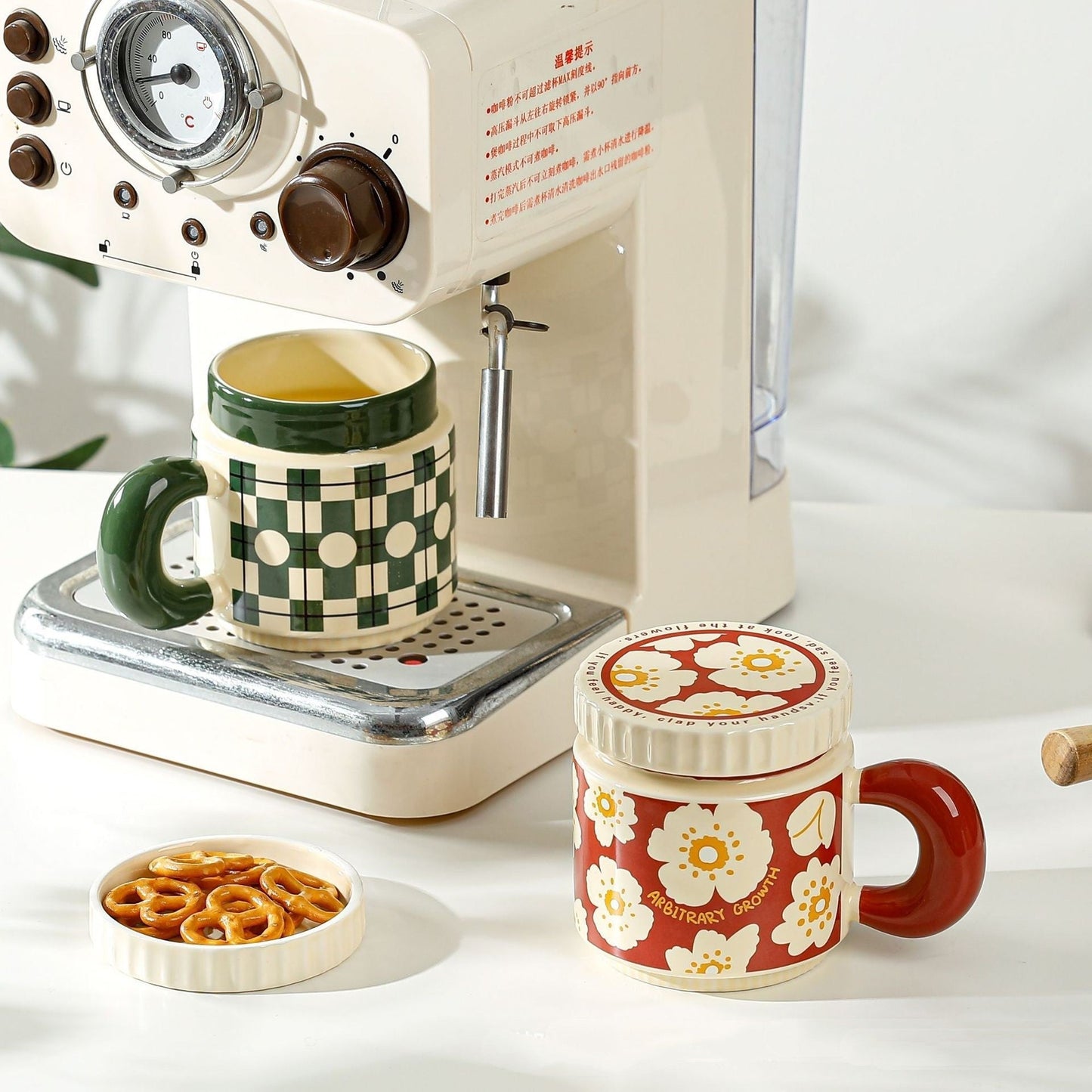 Bloom Crest Retro Ceramic Mug with Coaster Lid